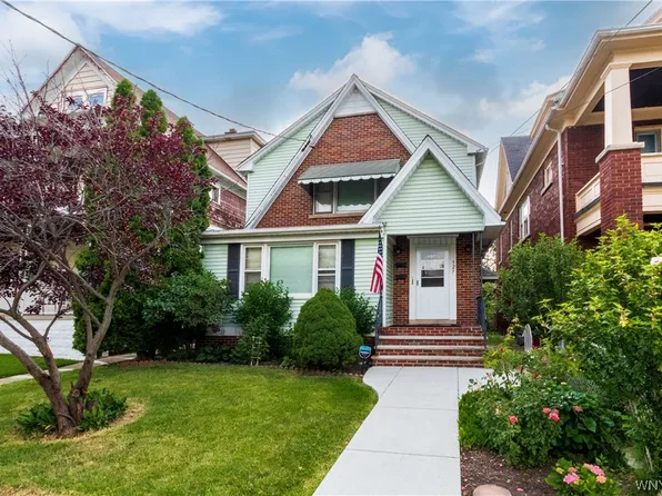 527 Tronolone Pl, Niagara Falls, NY 14301