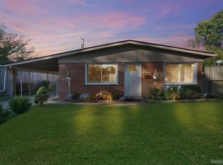1555 Moulin Ave, Madison Heights, MI