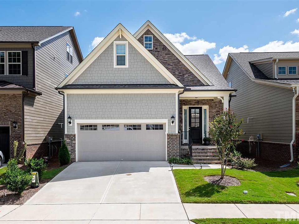 2nd image of 949 Regency Cottage Pl