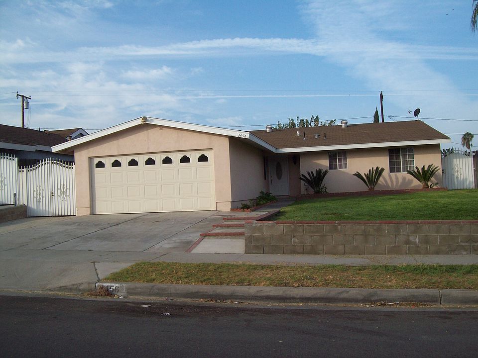1st image of 3456 Briarvale St