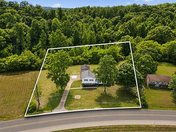 2nd image of 165 Harpeth View Trl