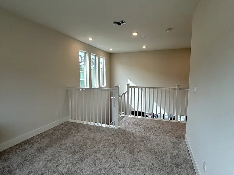 7015 Talmage Ct — Photo 12
