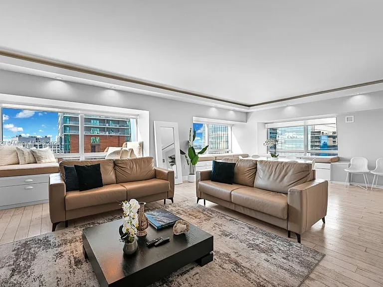 1435 Brickell Ave #3401 — Photo 31
