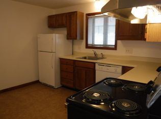 35 Pine St, Waltham, MA 02453