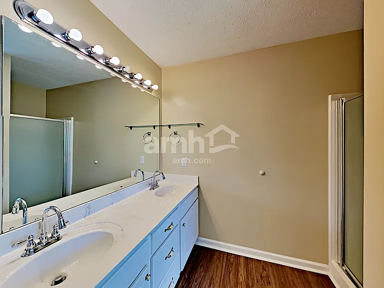 1219 Murray Ct — Photo 9
