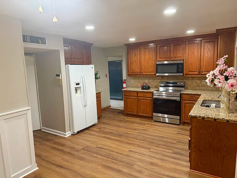 2929 Winterberry Dr — Photo 7