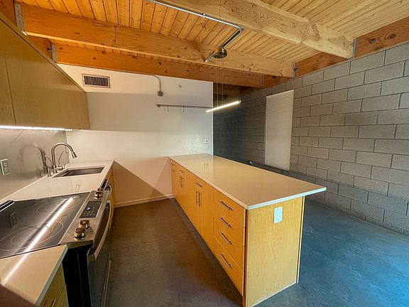 Ample cabinetry in Kitchen