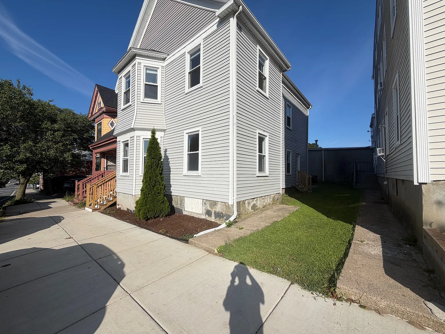 2 bed, 1.0 bath, 1000 sqft, $3,050 — Photo 2