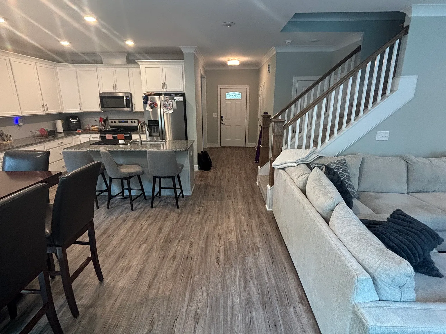 3 bed, 2106 sqft, $2,550 — Photo 3