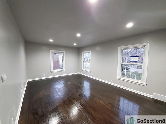 5th image of 3522 N Grant Ave