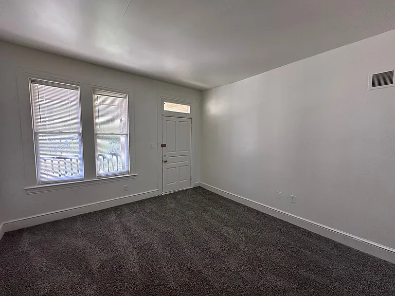 35 N Newberry St #7 — Photo 7