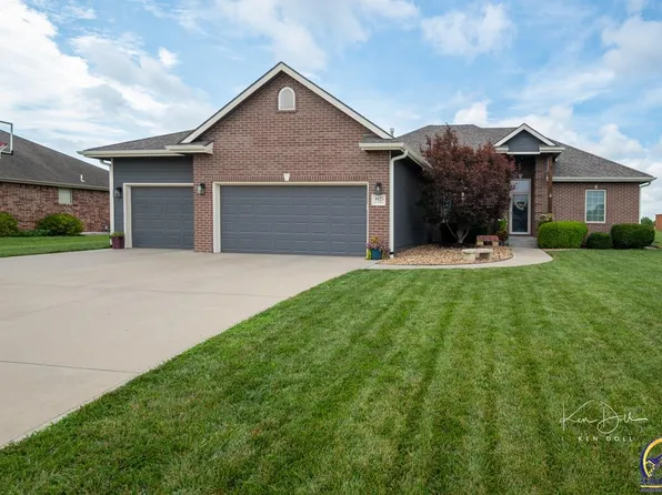 4625 NW Kendall Dr, Topeka, KS 66618