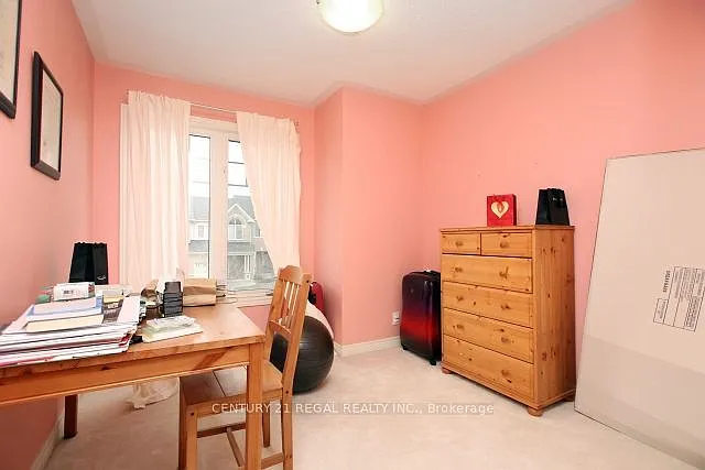 16 Thatcher Cres — Photo 20