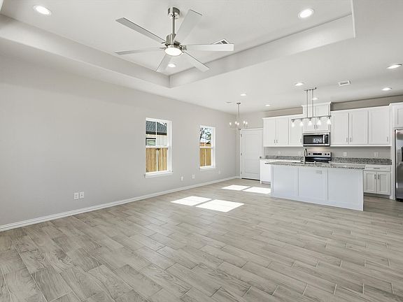 5th image of 709 3rd St