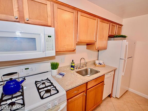 5th image of 6715 W Wakefield Dr APT B2