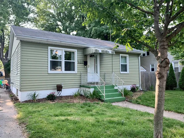 165 10th St, Wood River, IL 62095