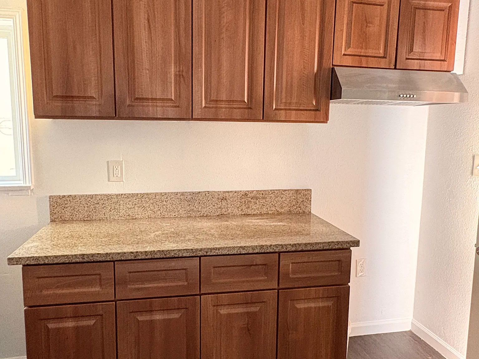 2 bed, 750 sqft, $2,500 — Photo 3