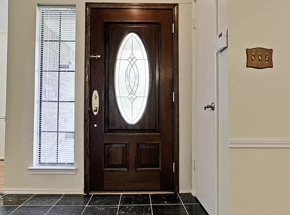 2nd image of 1418 Golden Gate Dr