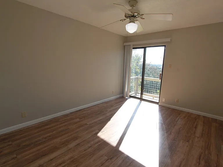 3904 Hudson Bend Rd #D — Photo 17