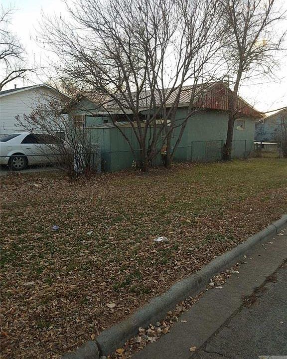 2nd image of 724 N 17th St