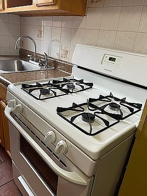 4th image of 3717 Broadway #2R