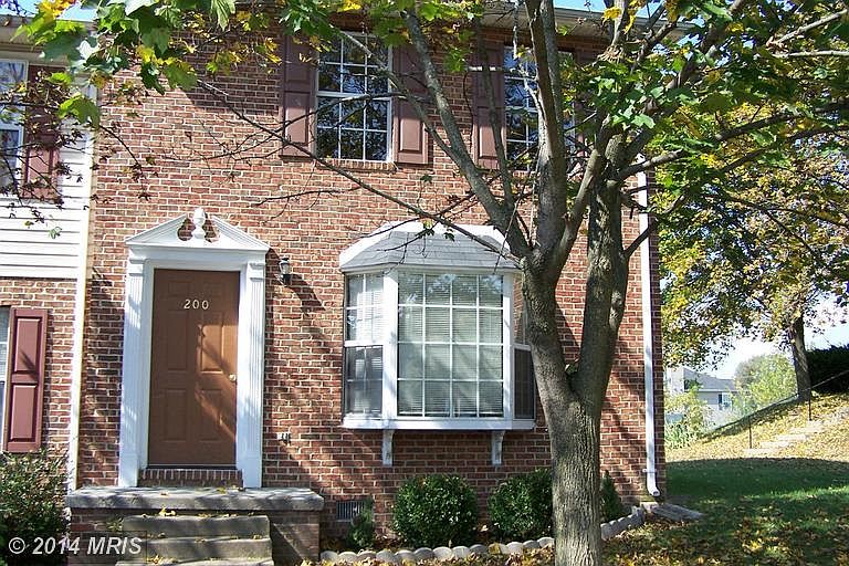 1st image of 200 Parkside Dr
