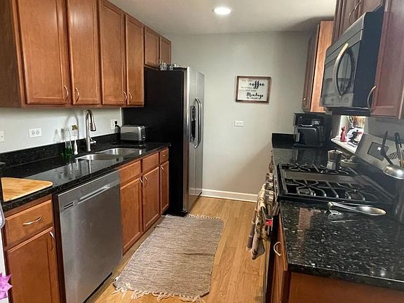 3rd image of 6301 N Talman Ave #G