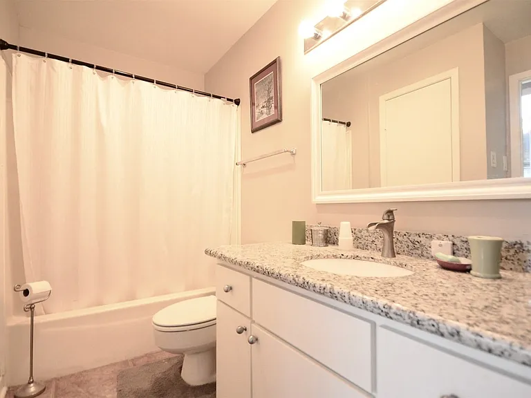 7655 S Braeswood Blvd #26 — Photo 19