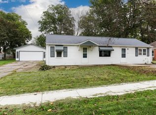 108 S Washington St, Hudson, IL 61748