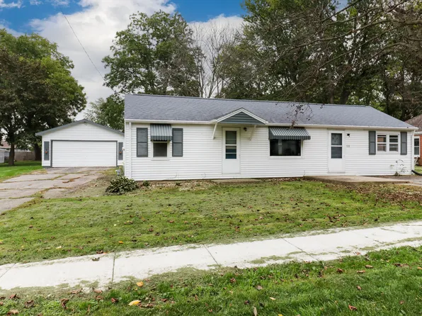 108 S Washington St, Hudson, IL 61748