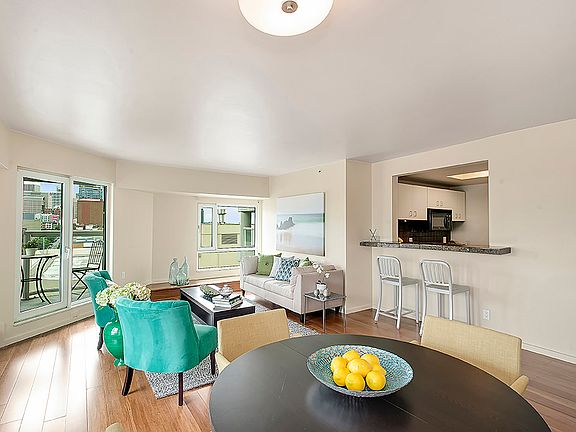 5th image of 121 Vine St Unit 1106
