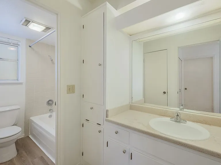 235 E Mulberry Ave #302 — Photo 6