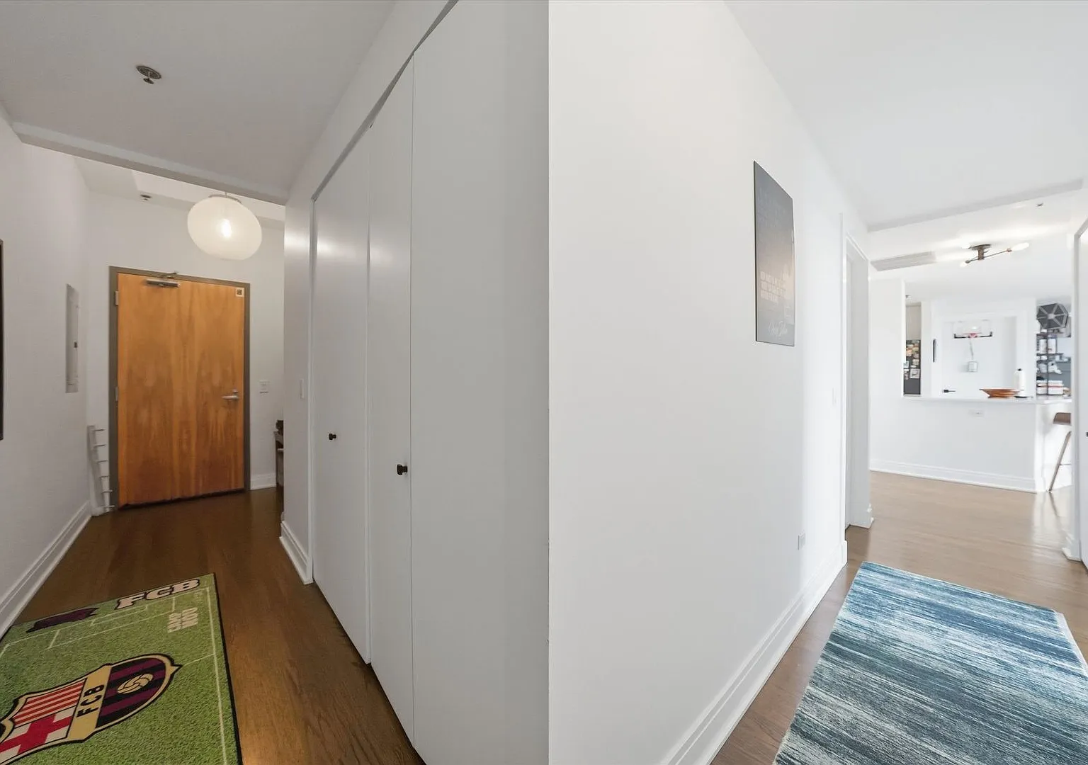 Stunning 2bd/1bth Corner Unit! — Photo 2