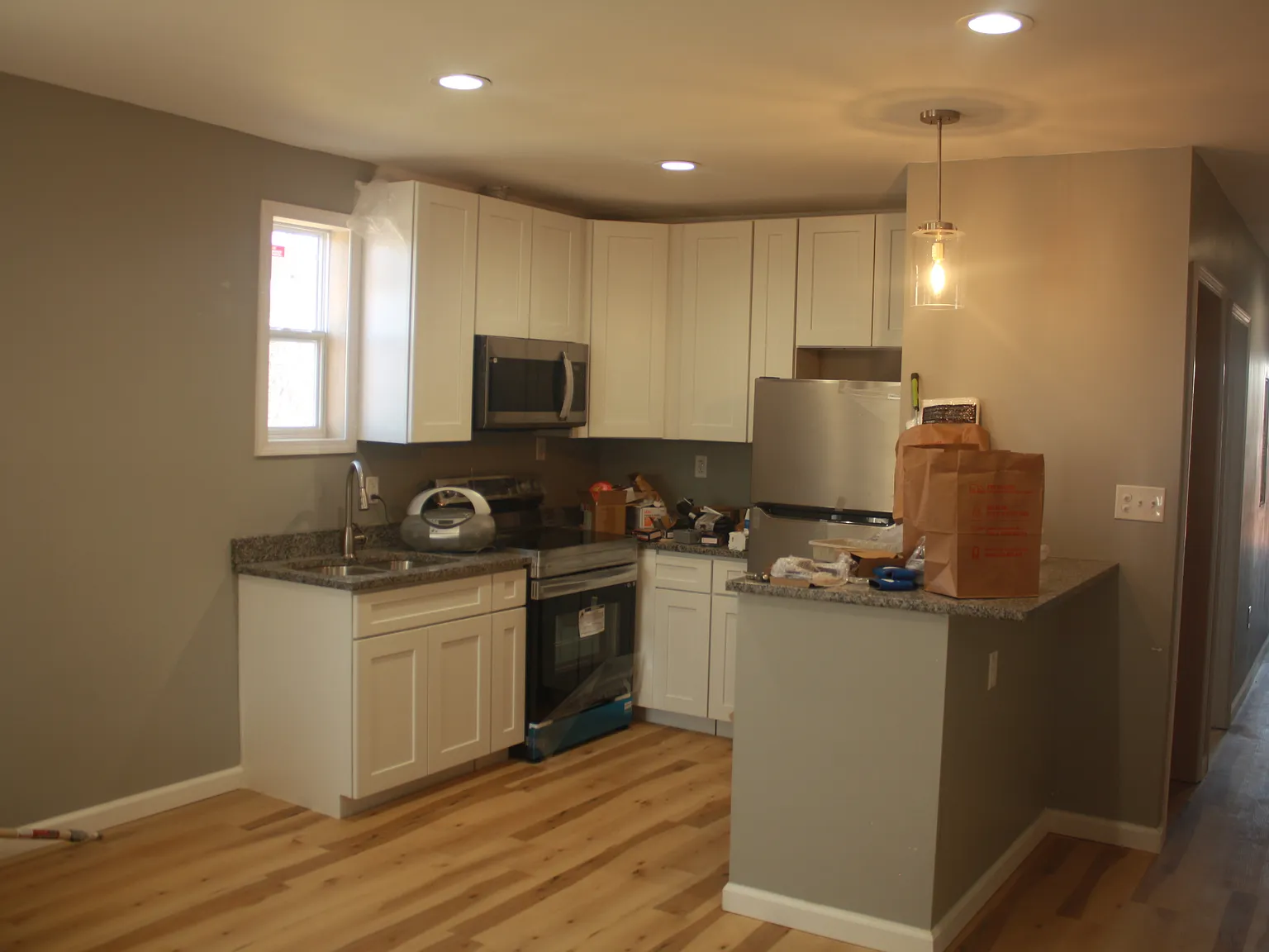 7918 Lloyd Ave — Photo 3