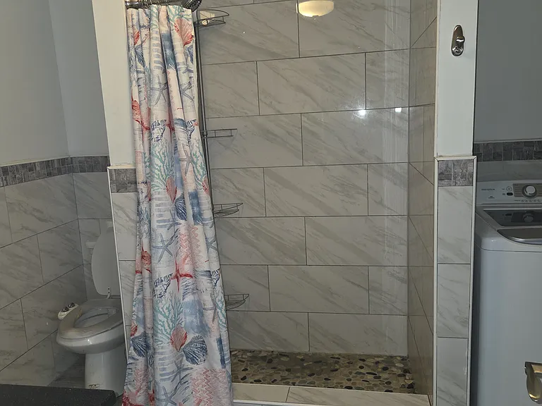 400 Kossuth Ave #2E — Photo 7