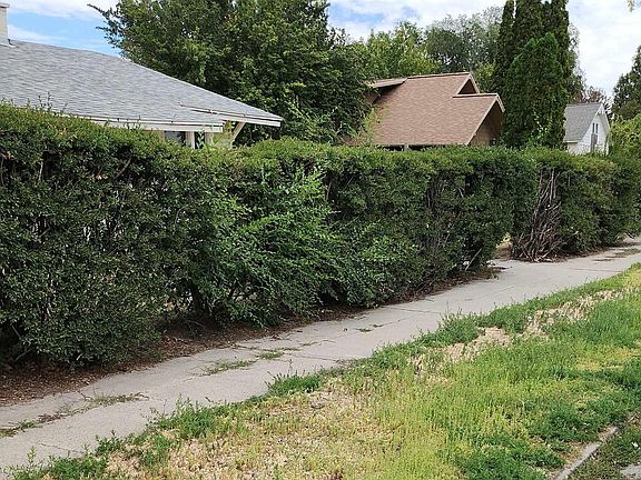 3rd image of 1123 9th Ave E