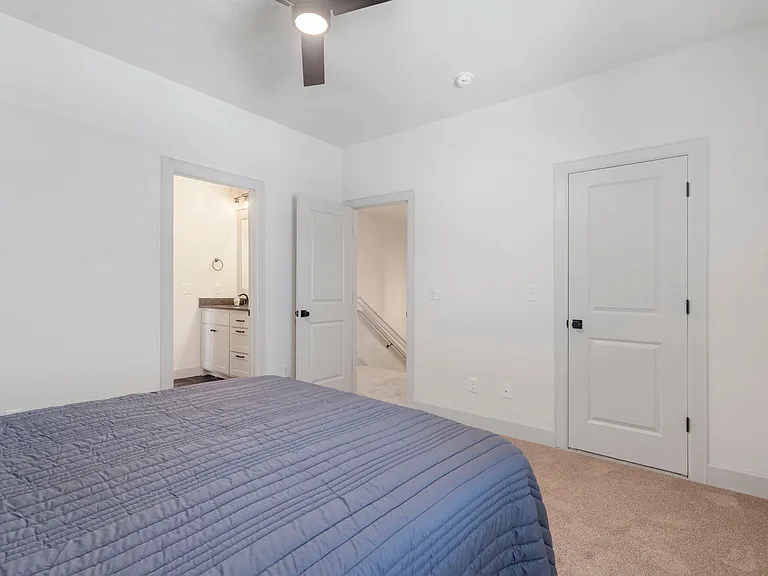 1111 Mammoth St — Photo 13