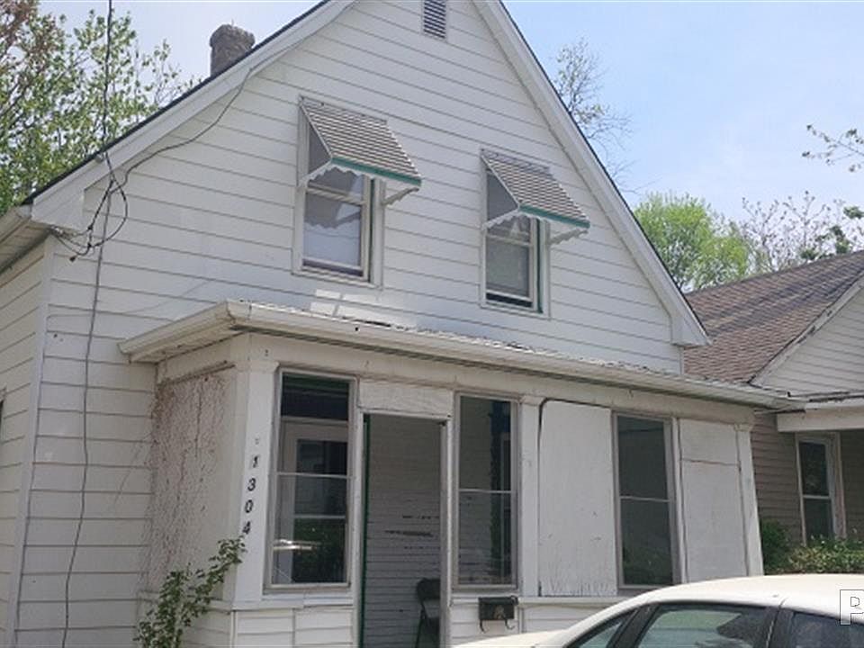 1st image of 1304 NW Easton Ave