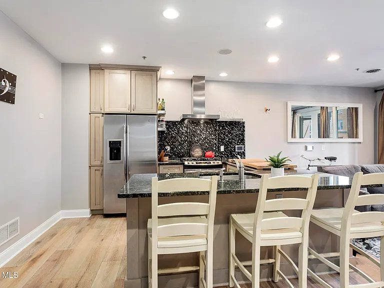 70 Railroad Pl #405 — Photo 12