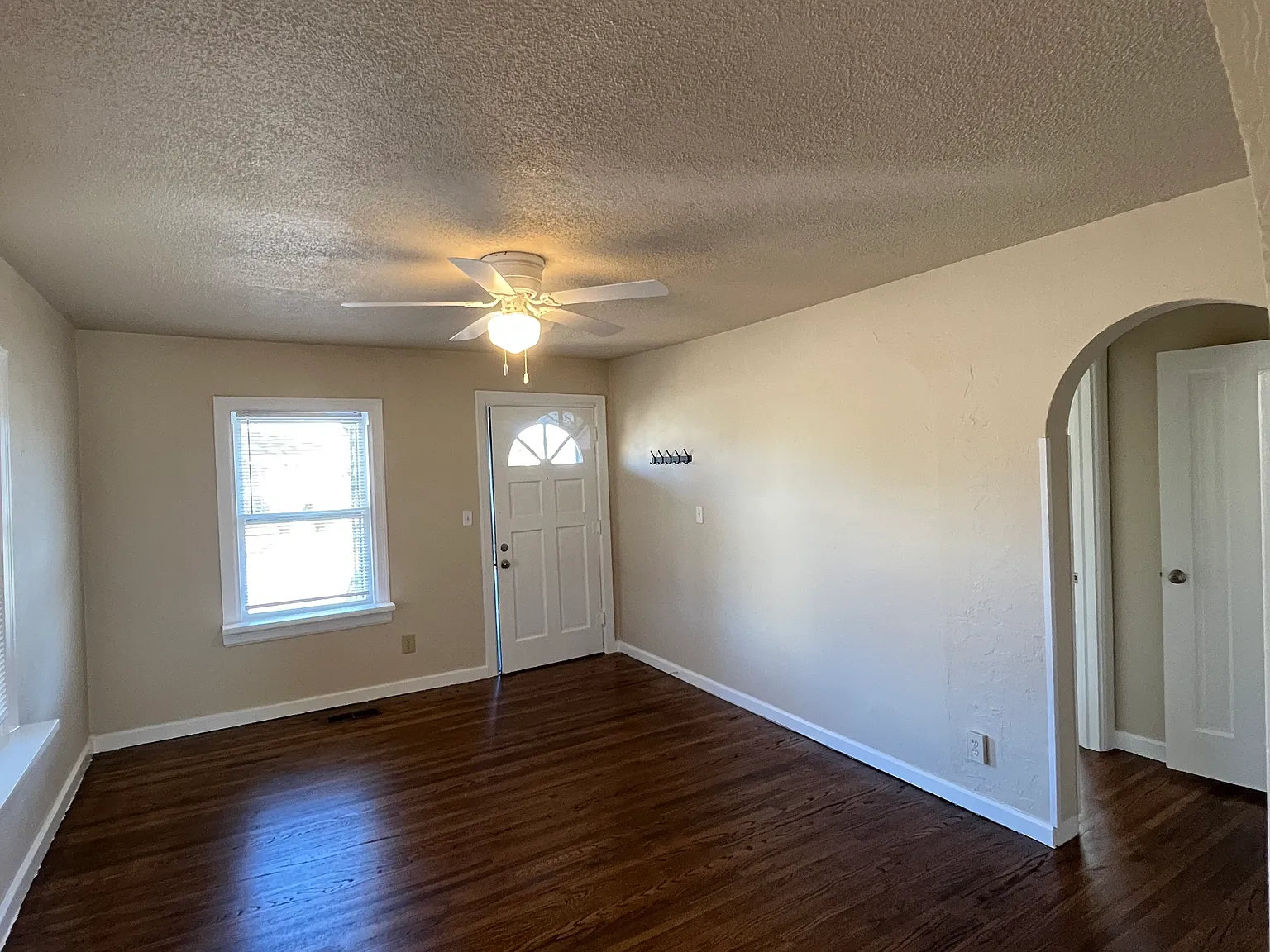 1012 N Grant Ave — Photo 3