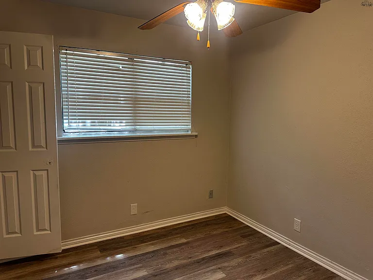 4618 Cove Rd — Photo 8