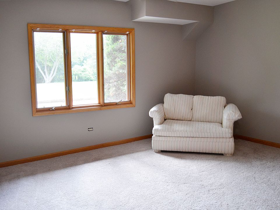 1st image of 2816 Knoll Dr