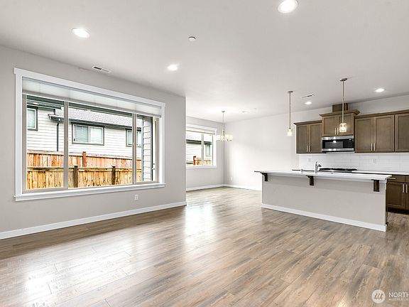 5th image of 10446 10th Street Court E