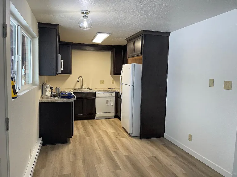 207 Wirsching Ave W #3 — Photo 4
