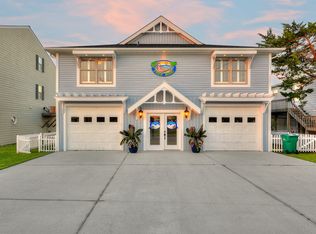 1048 1st St, Surf City, NC 28445
