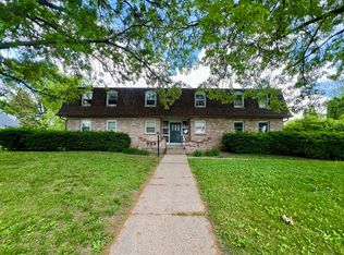 912 Crescent Dr APT 2-4, Champaign, IL