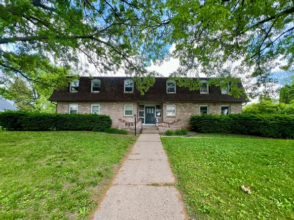 912 Crescent Dr APT 2-4, Champaign, IL 61821