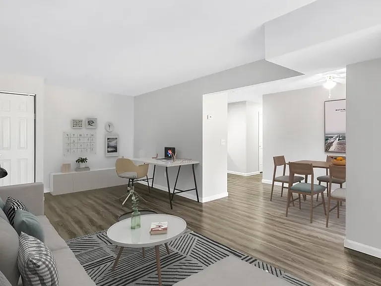 Auburn West Apartments — Photo 2