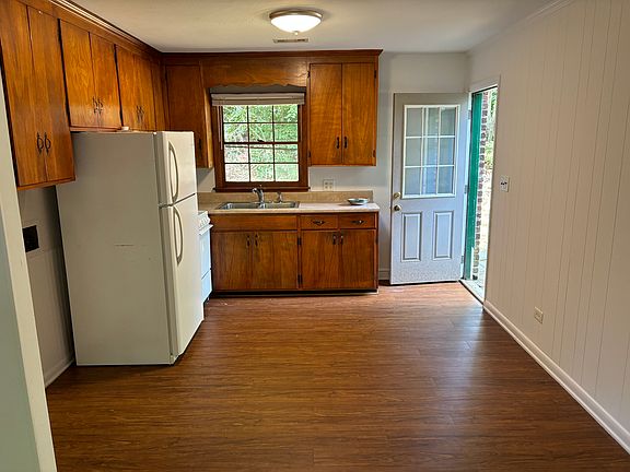 4th image of 2331 Girtha Ln