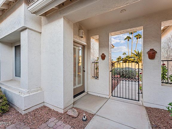 2nd image of 25648 S BUTTONWOOD Drive